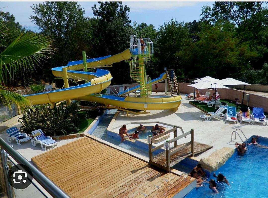 Mobile-Home Hyeres Var Climatise Dans Camping Avec Piscine Jusqu'A 6 Personnes Eksteriør billede