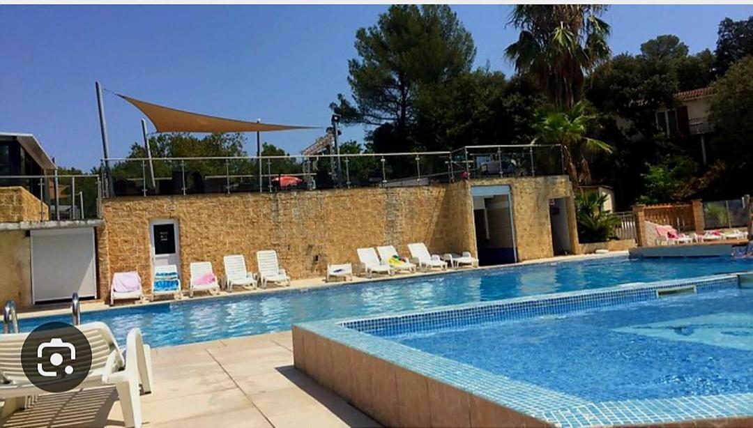 Mobile-Home Hyeres Var Climatise Dans Camping Avec Piscine Jusqu'A 6 Personnes Eksteriør billede